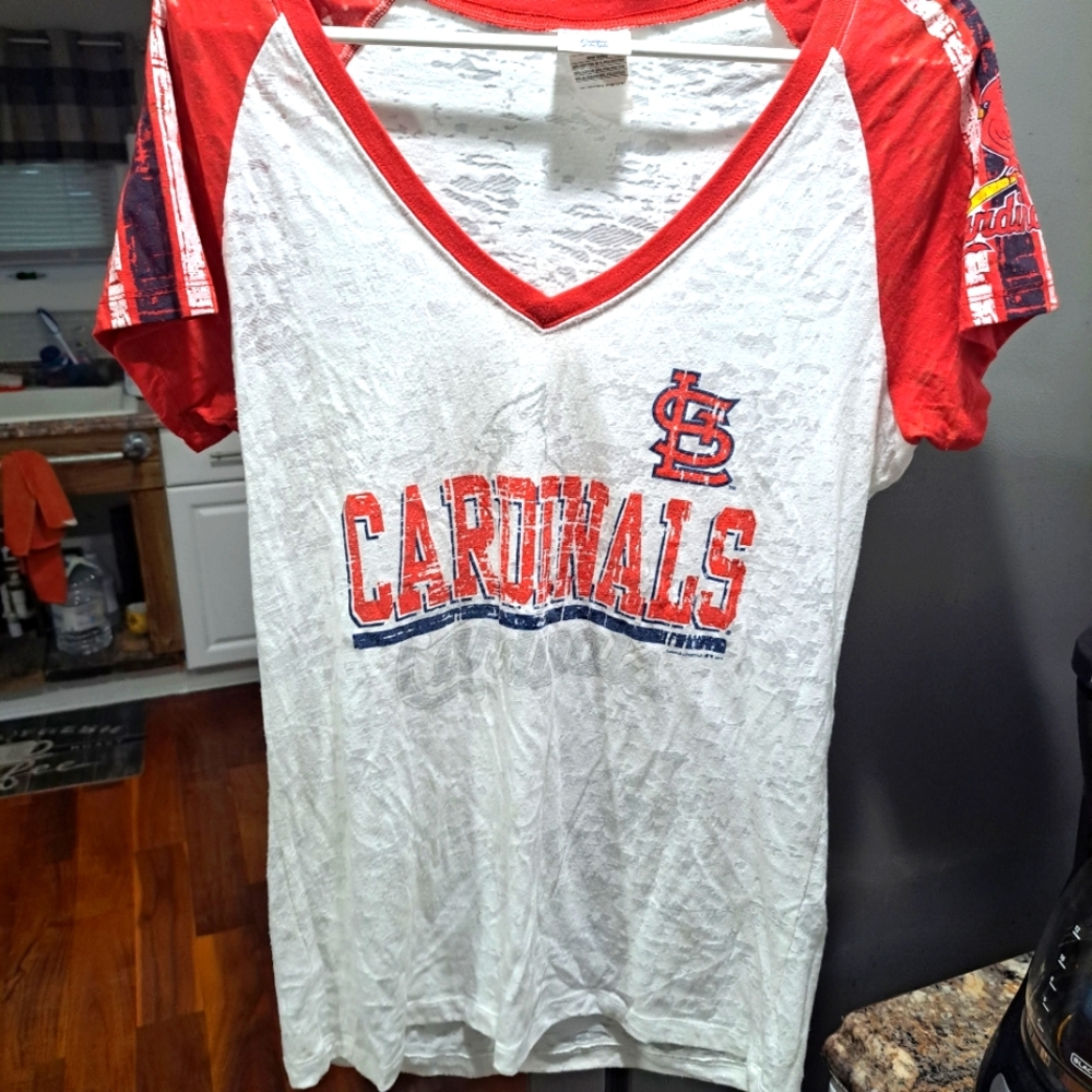 ST Louis Cardinals tee shirt